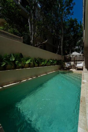 101 Amplio departamento con alberca privada planta baja